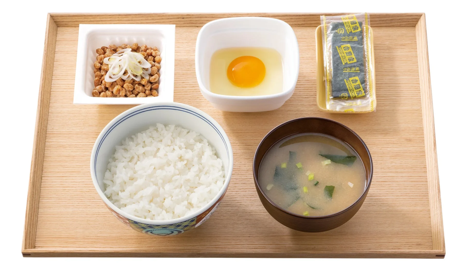 吉野家の納豆定食（ご飯、みそ汁、納豆、生卵、海苔）