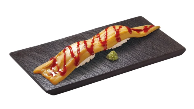 ふんわりとろけるような食感の穴子を丸ごと一本使った一本穴子