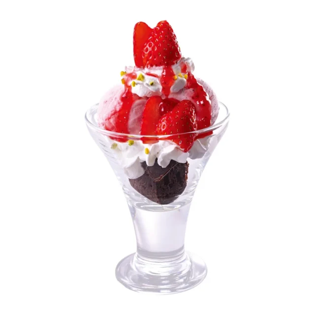 食後にぴったりなミニストロベリーファッジサンデーのイメージ