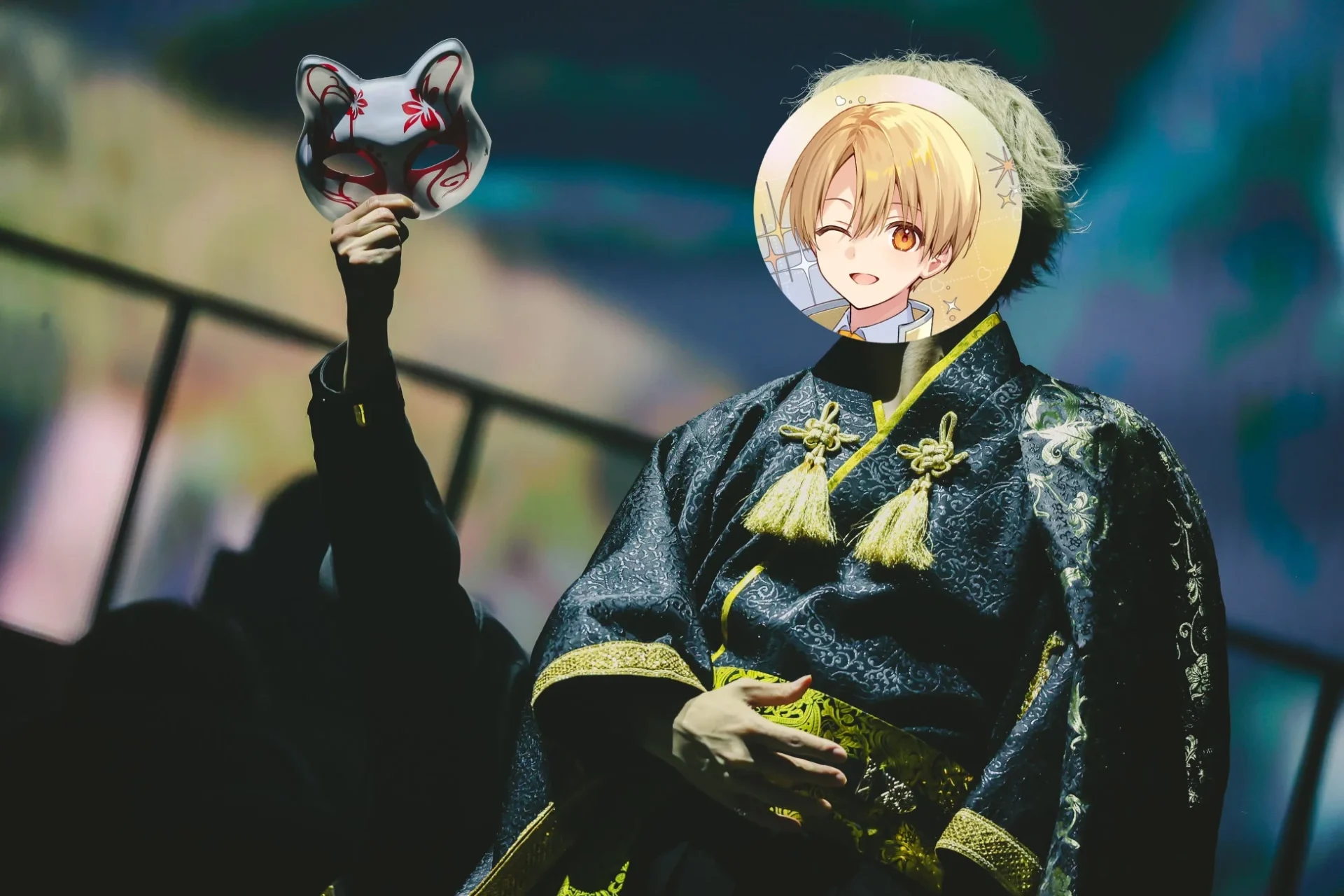 るぅとワンマンライブ「地獄の一丁目」で和風衣装をまとい狐面を持つるぅと