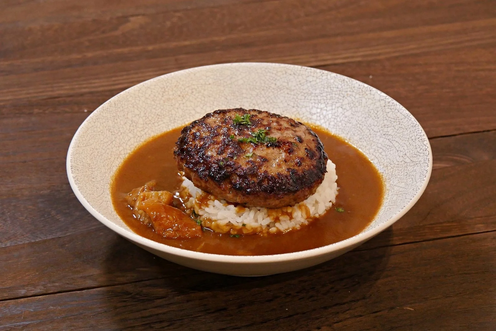 肉厚ハンバーグが乗った「ハンバーグカレー」