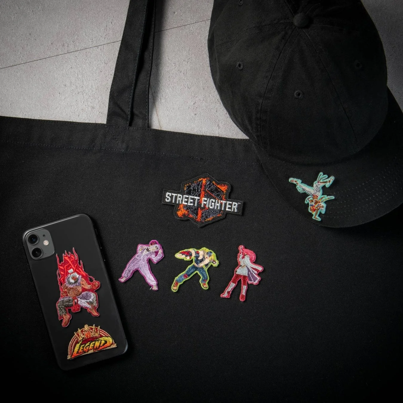 刺繍ステッカーのトートバッグやキャップへの使用イメージ