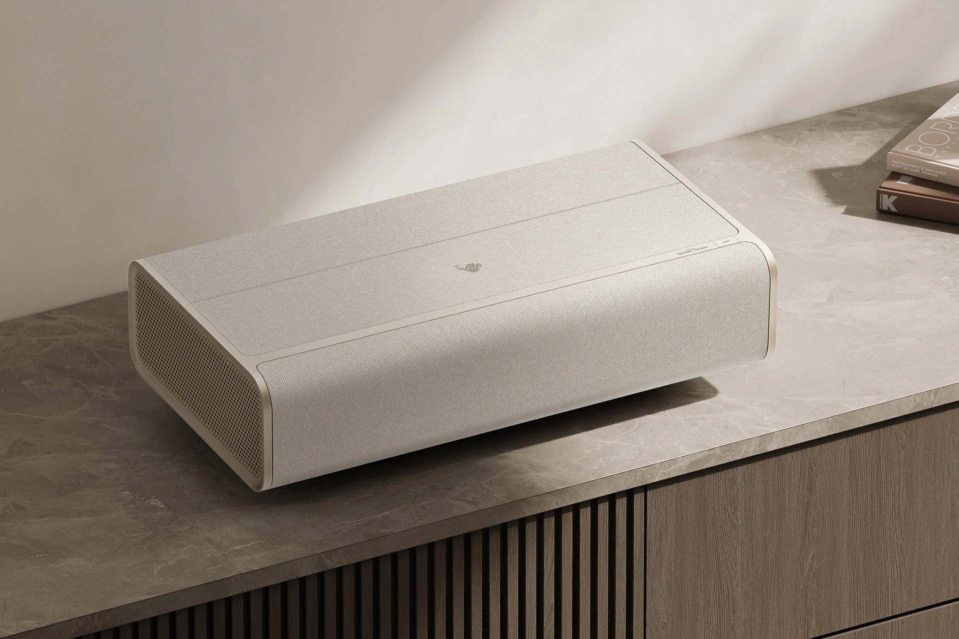 Aladdin Marca Max 超短焦点プロジェクターの設置イメージ