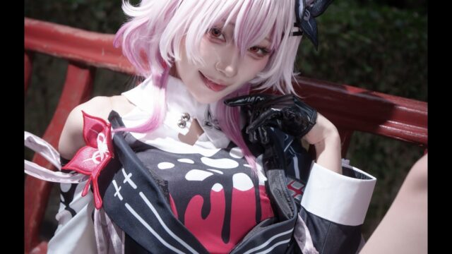 妖艶で美しすぎる！　月海つくね、『崩壊：スターレイル』長夜月のコスプレ写真を公開