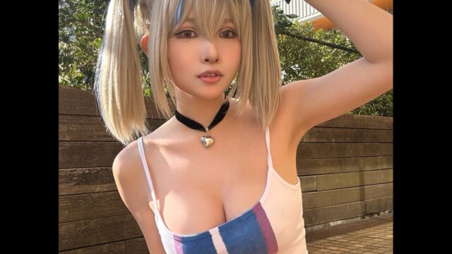セクシーなハーラ・モーリー！　小倉あずさ、『閃光のハサウェイ』の美女パイロットを完全再現