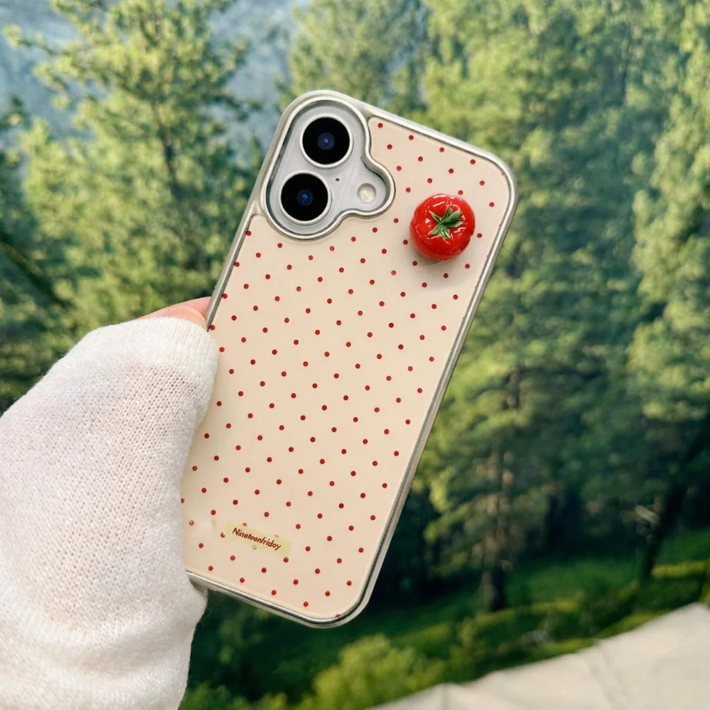 ベージュのぷっくりトマトiPhoneケース