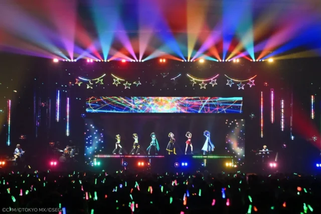 マジカルミライのライブステージ全体と観客のペンライト