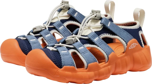 HYPERPORT H2のキッズモデル（ほおずきカラー）両足製品写真