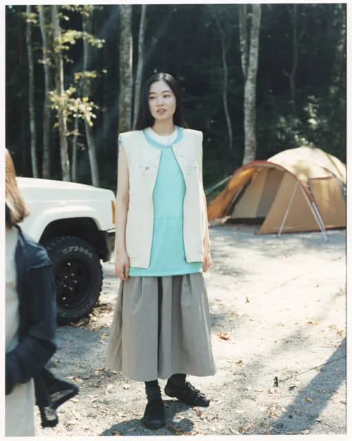 キャンプ場でHYPERPORT H2サンダルを履く女性