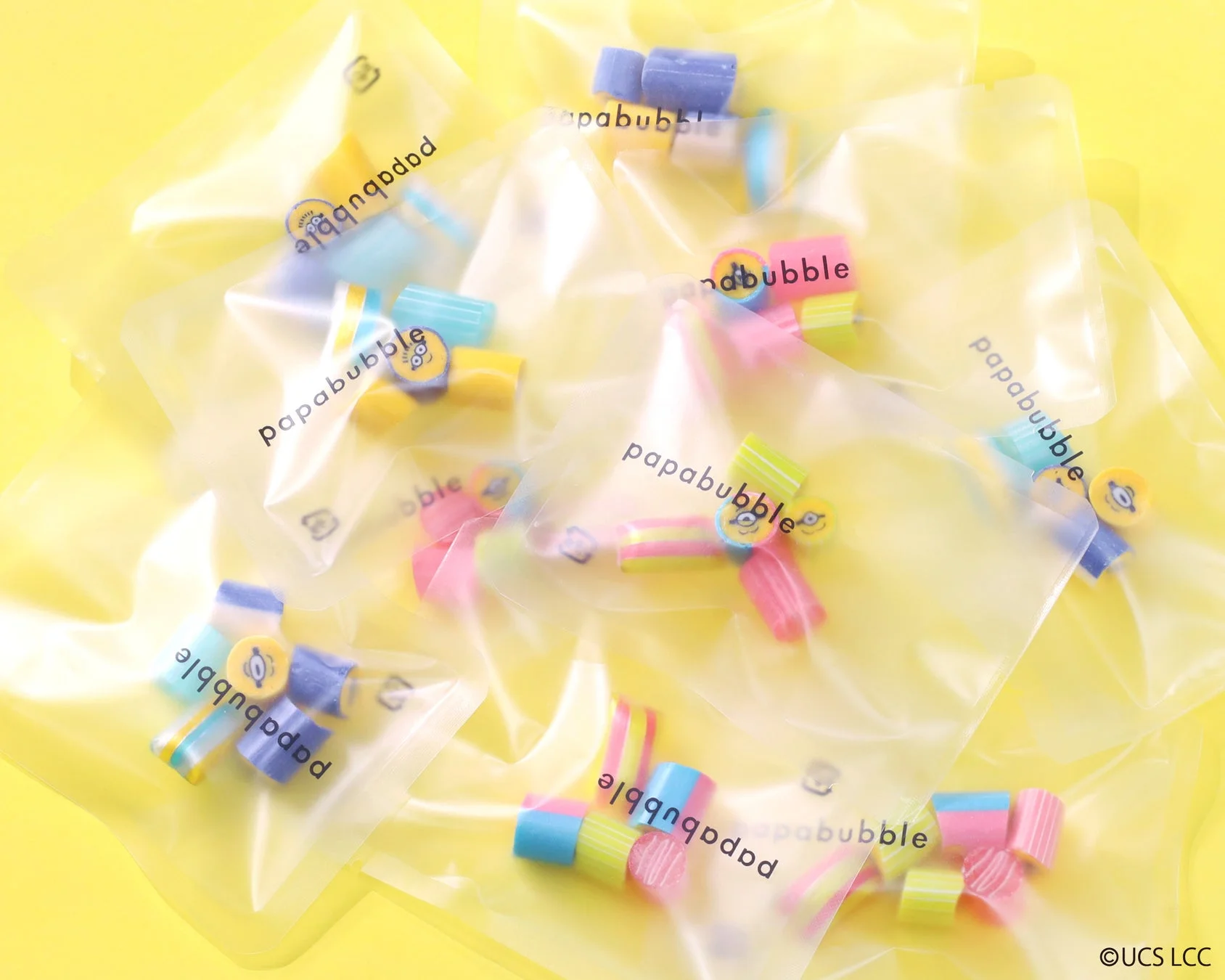 ミニオンコーナーには個別包装されたキャンディーが数個並べられている。