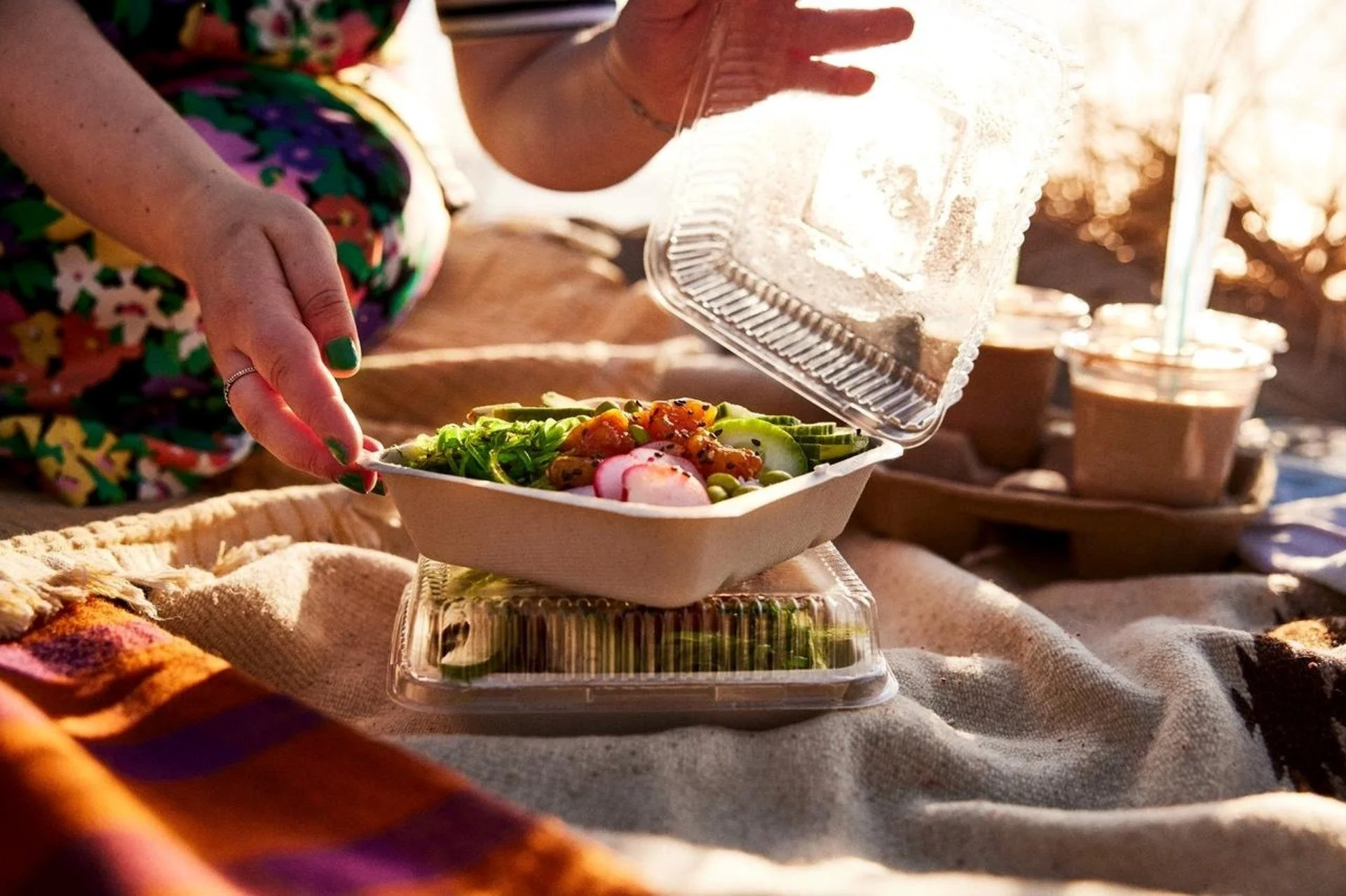 Uber Eatsが離島を含む地方都市へサービスを本格展開するイメージ