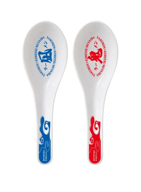 ポイント応募キャンペーンの賞品、青と赤の2種類のレンゲ。