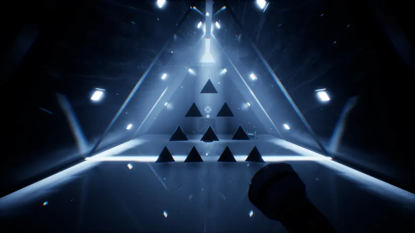 幾何学的な三角形のオブジェクトが配置されたリミナルスペースのゲーム画面