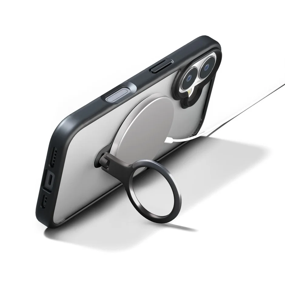 ブラックのMagSafe対応リングホルダーを横置きスタンドとして使用し充電している様子