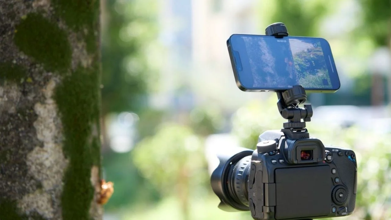 カメラ用マウント（ホルダータイプ）で一眼レフとスマホ同時撮影