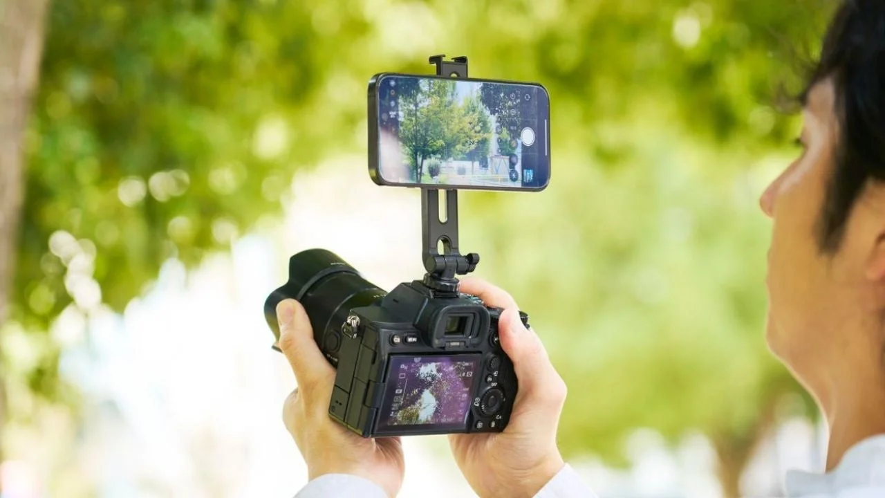 カメラ用マウント（マグネットタイプ）で一眼レフとスマホ同時撮影