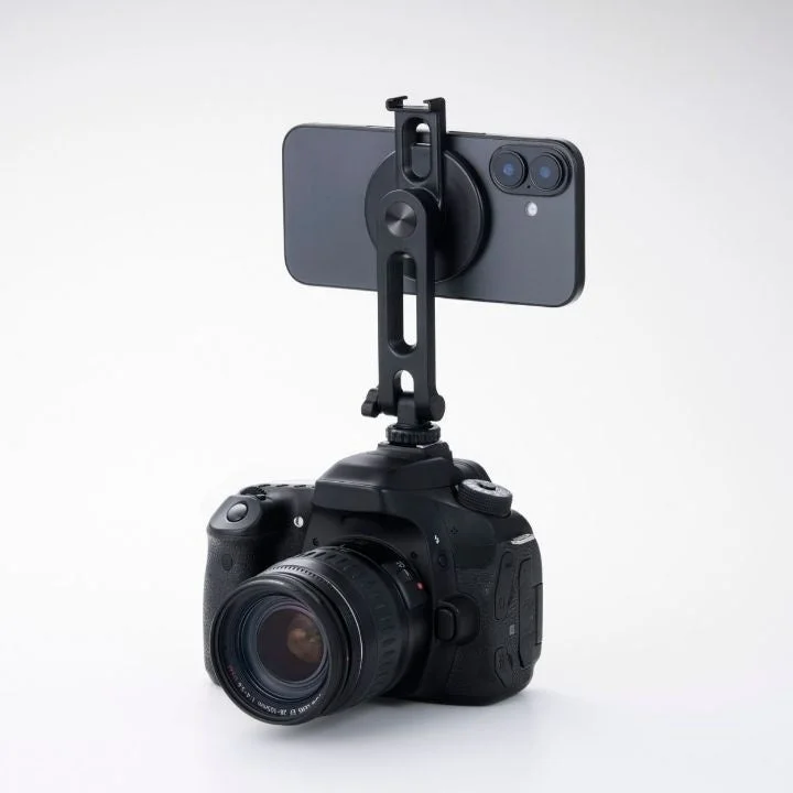 カメラ用マウント（マグネットタイプ）を一眼レフに装着