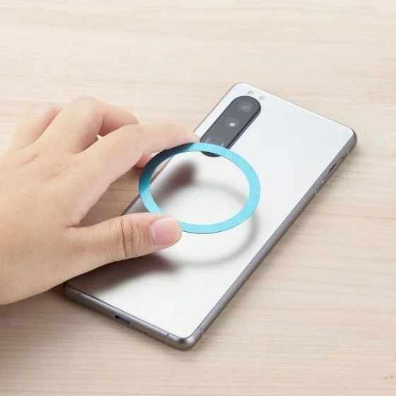 マグネットタイプマウント付属のメタルプレート