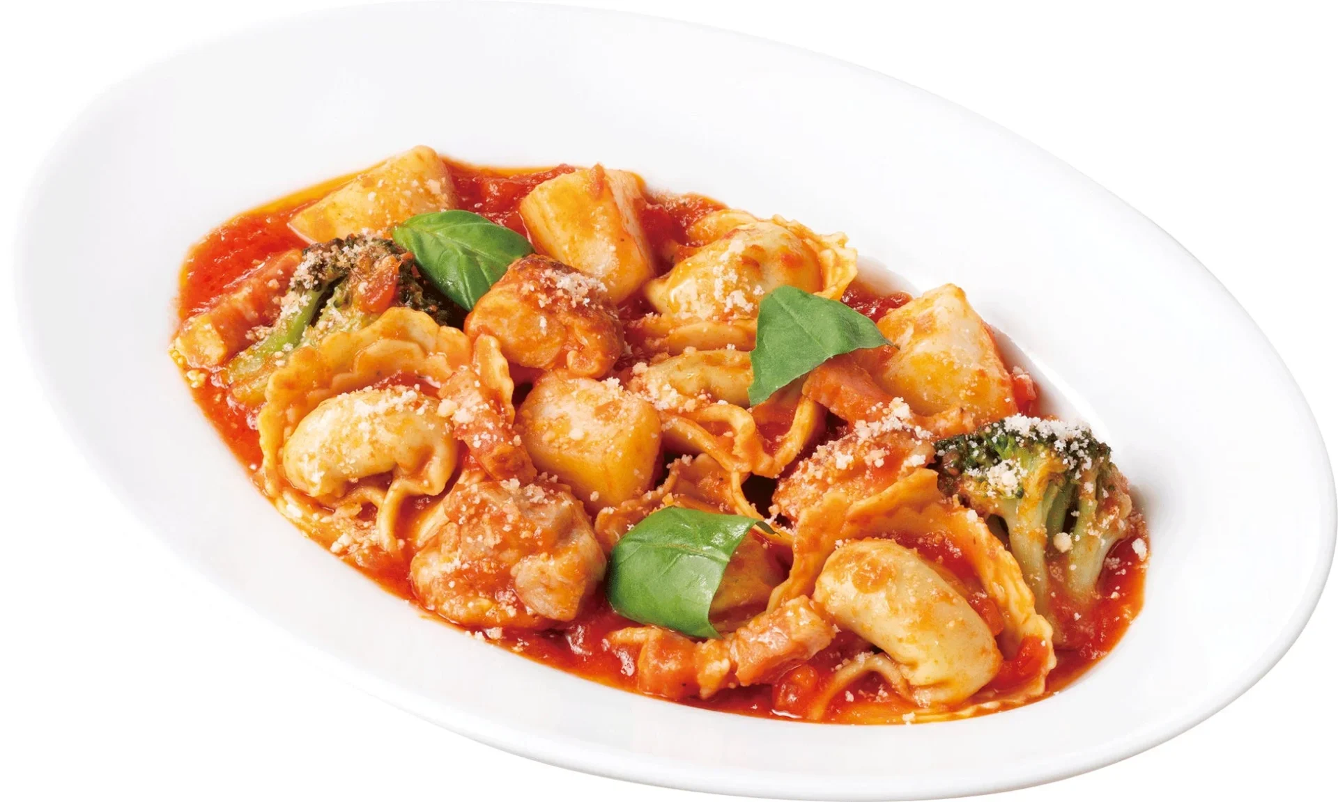 リコッタとほうれん草を包んだラビオリのトマトソース仕立て