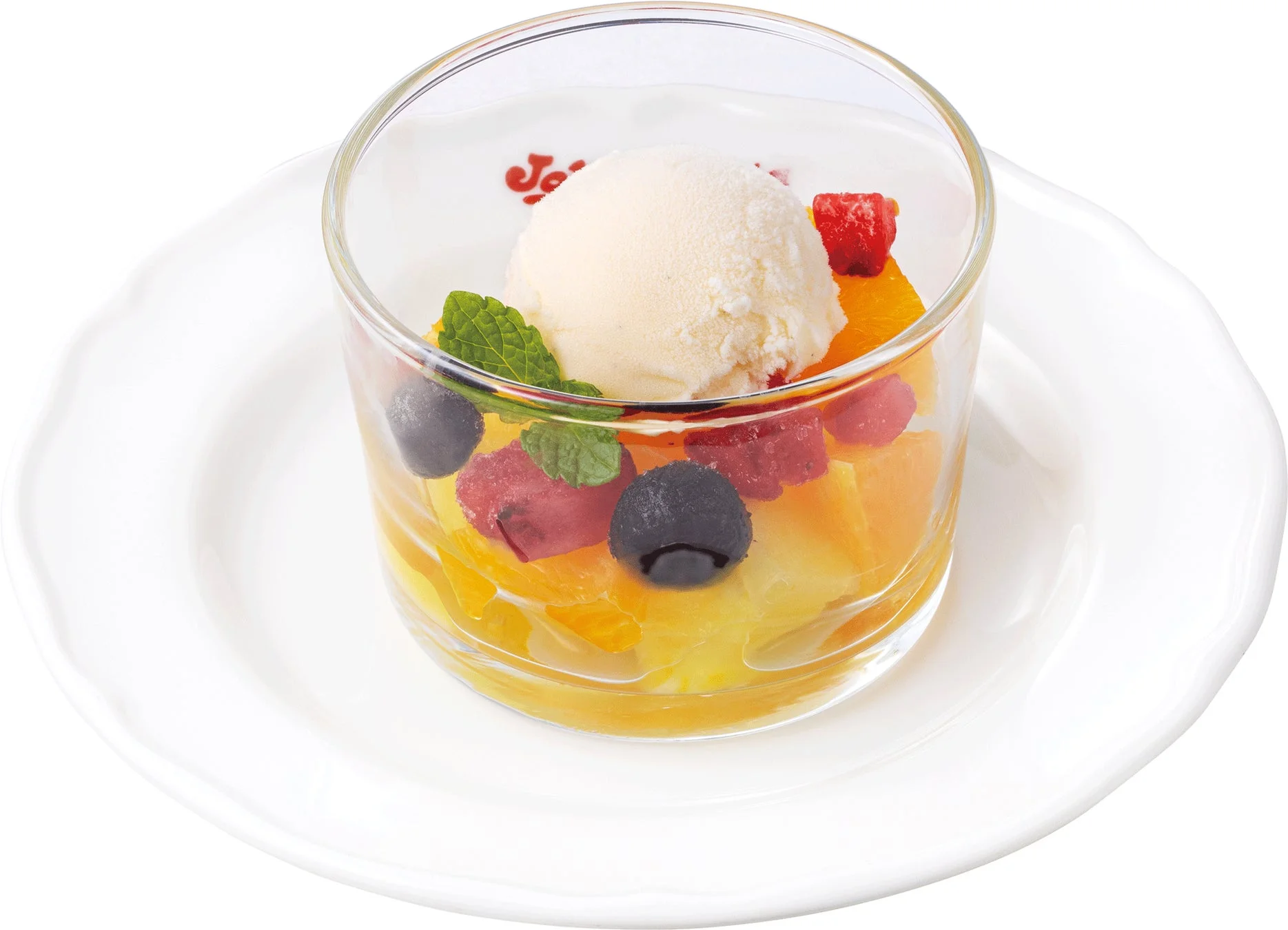 たっぷりのフルーツとバニラジェラートの爽やかなマチェドニア