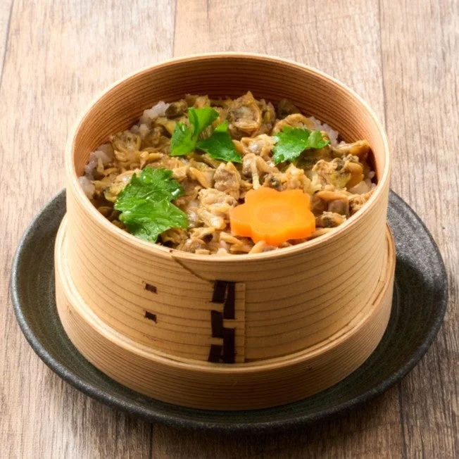江戸前風深川御飯、あさりの旨みが詰まったせいろ御飯
