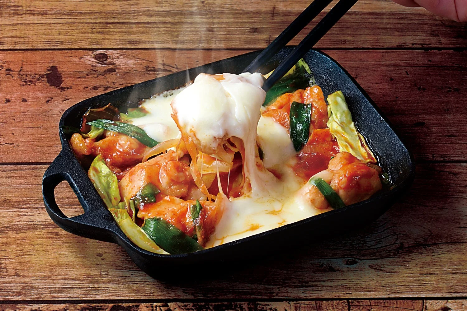 とろーりチーズが食欲をそそるチーズタッカルビ