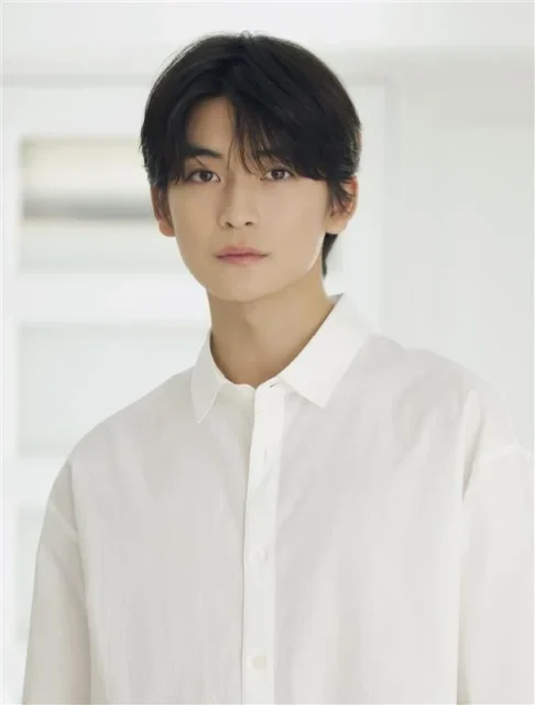 俳優の高橋文哉さんの公式プロフィール写真