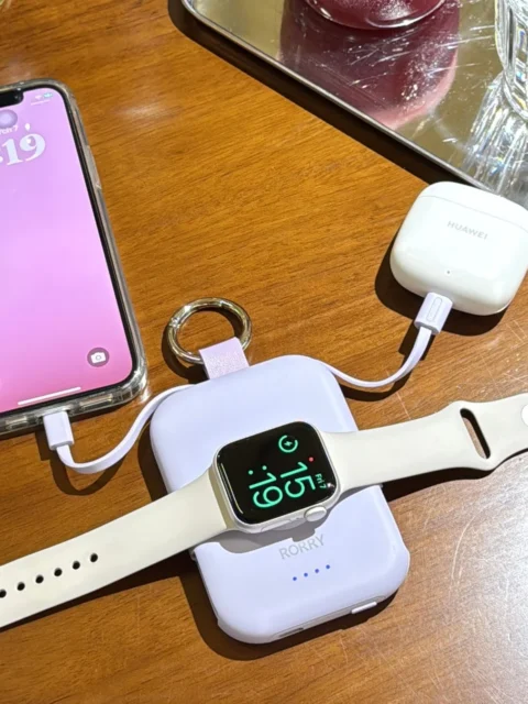 RORRY D2-5000でスマホ、スマートウォッチ、イヤホンを同時充電