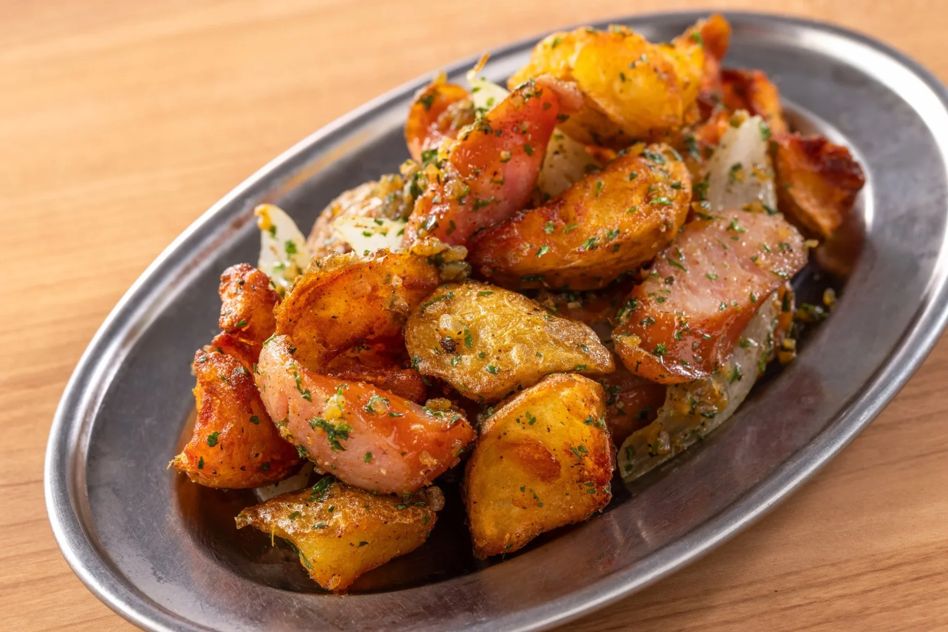 ほくほく新じゃがとウィンナーのスパイシーなジャーマンポテト