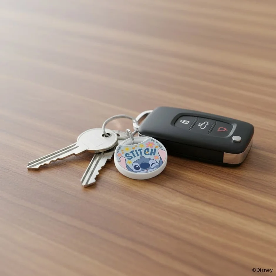 スティッチの紛失防止タグを鍵に取り付けた使用例