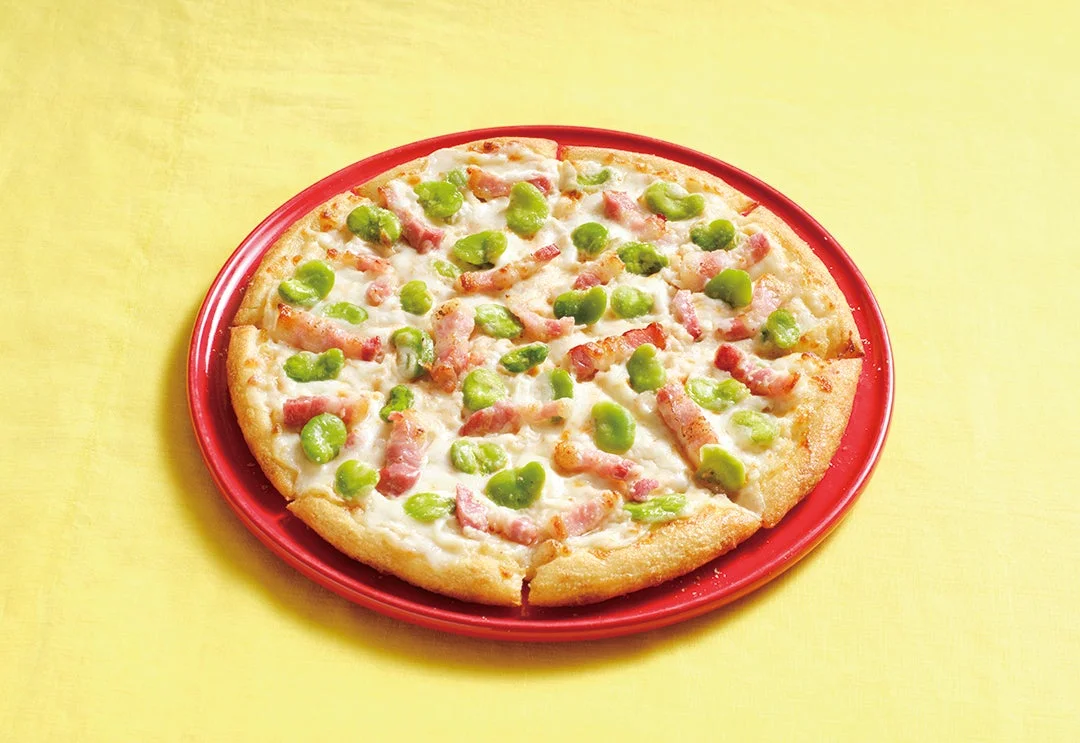 ドミノ・ピザ「パンチェッタとそら豆の桜えびソース」単体写真