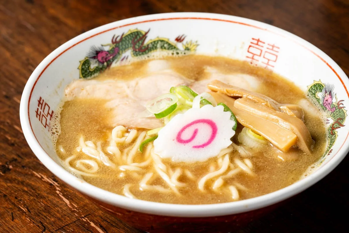 青森煮干 和渦製麺の限定麺「中濃煮干ラーメン」