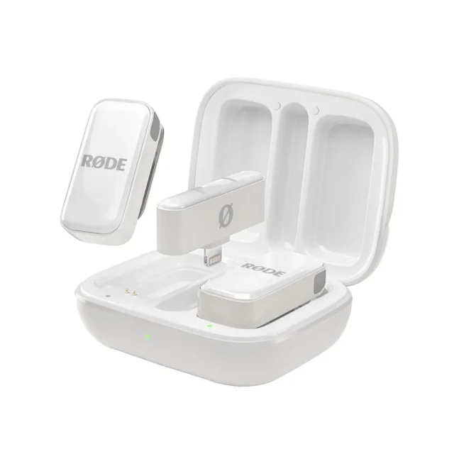 RODEワイヤレスマイクロLightningの白い充電ケースと本体
