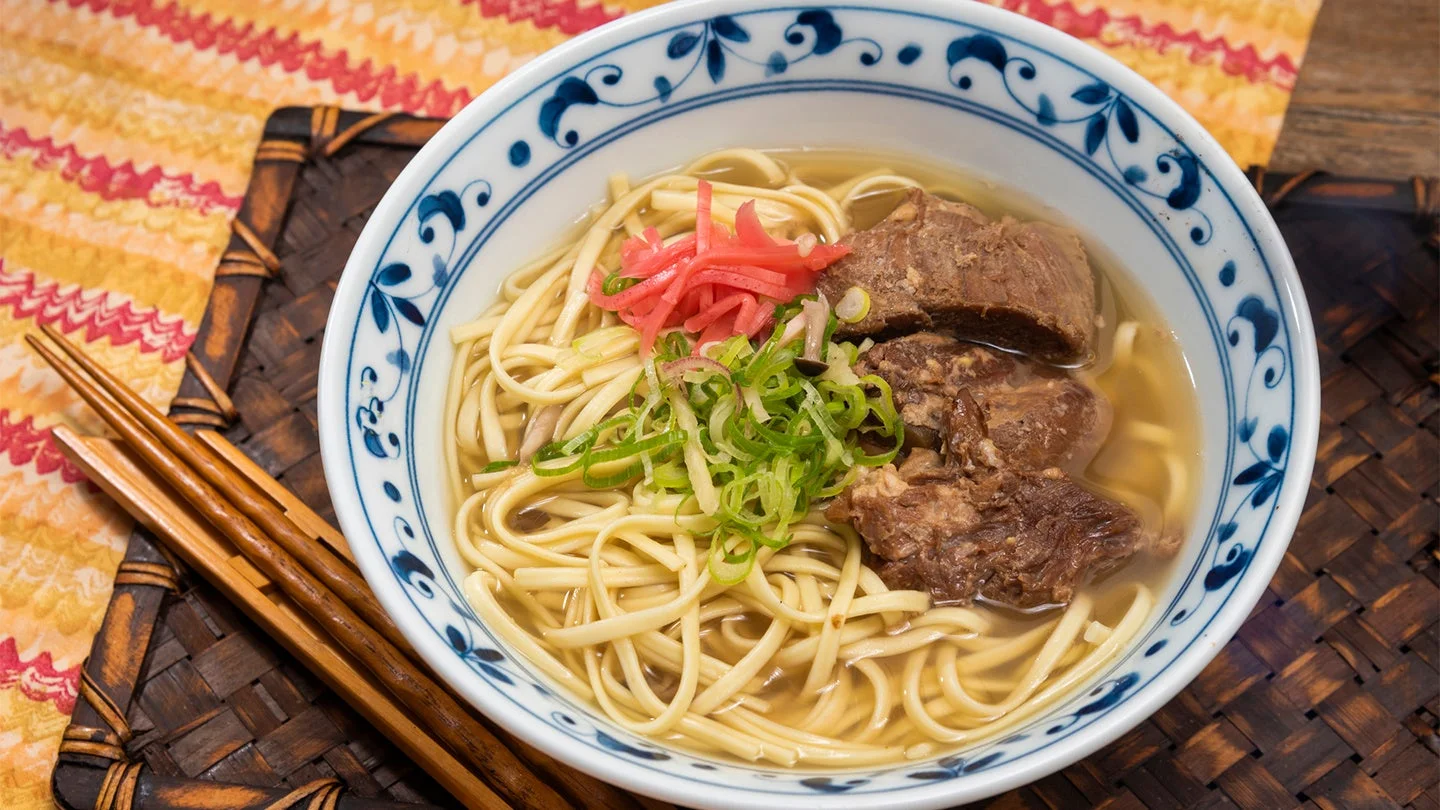 沖縄県名護市の道の駅許田で人気の沖縄そば