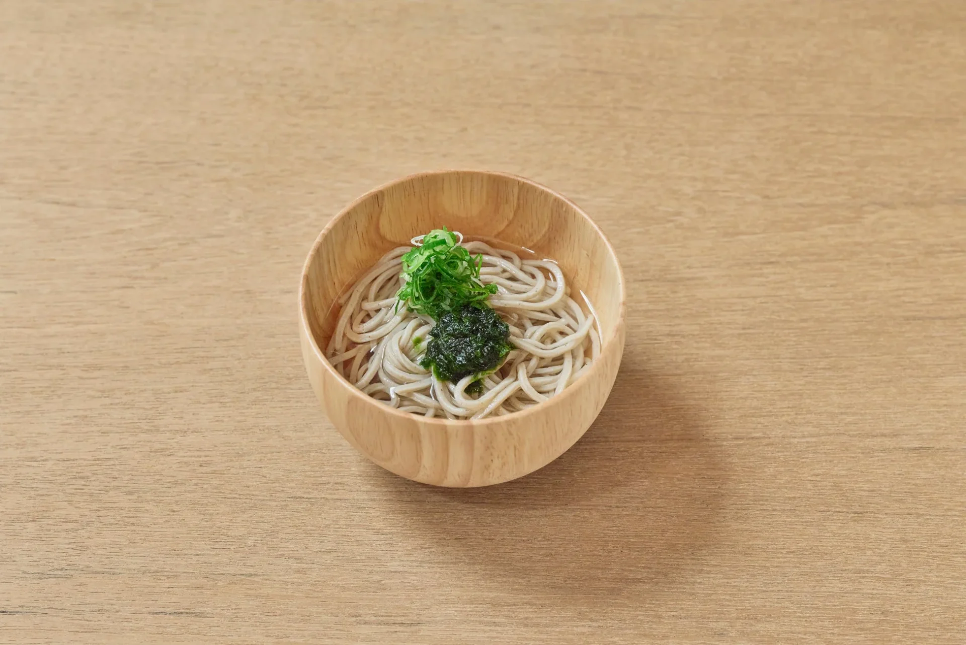 「ひるほうか」御食事の海苔と青菜のお蕎麦一例