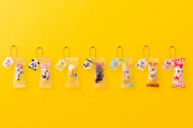 東京ばな奈スクイーズマスコット全7種類のラインナップが並んだ写真