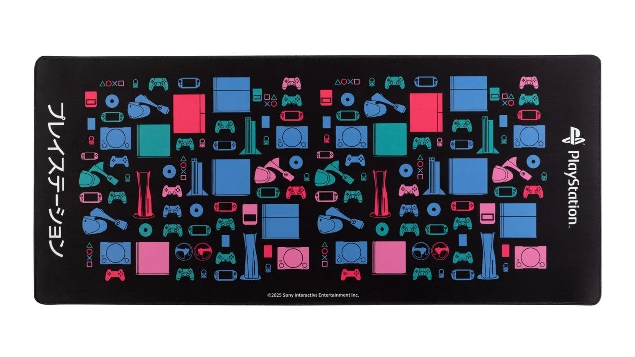 PlayStation歴代ハードウェアがデザインされたデスクマット
