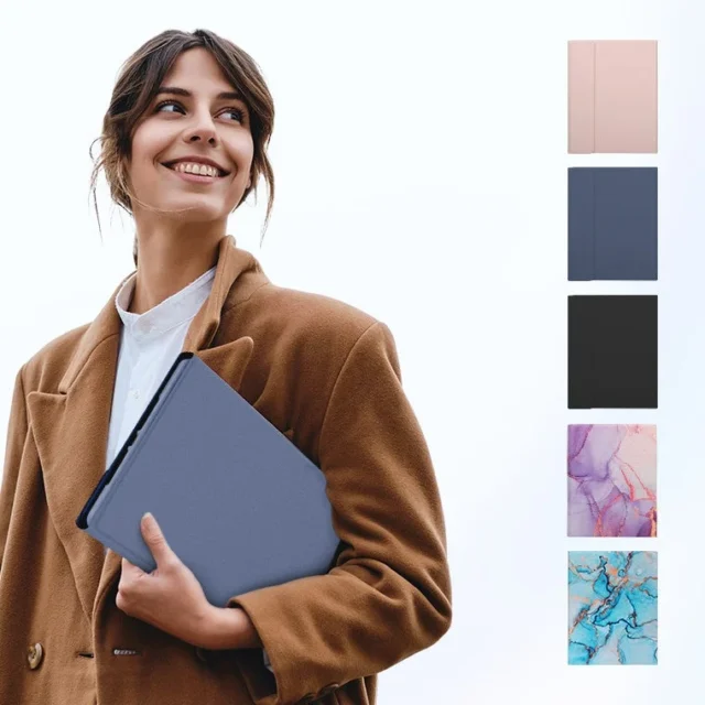 LivelyLifeキーボードケースを抱える女性と豊富なカラーバリエーションのサンプル