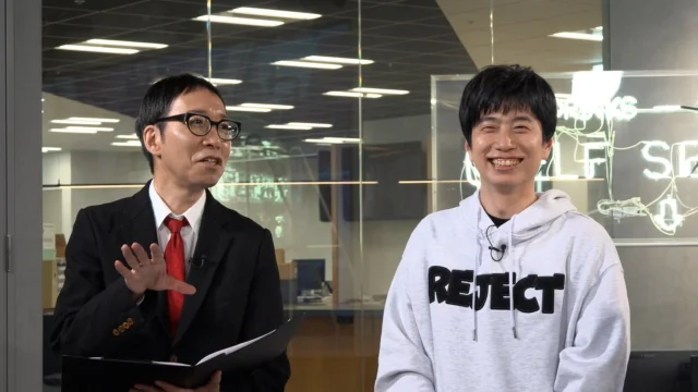 解説のハイタニさんと実況の清野茂樹さんが番組に出演する様子