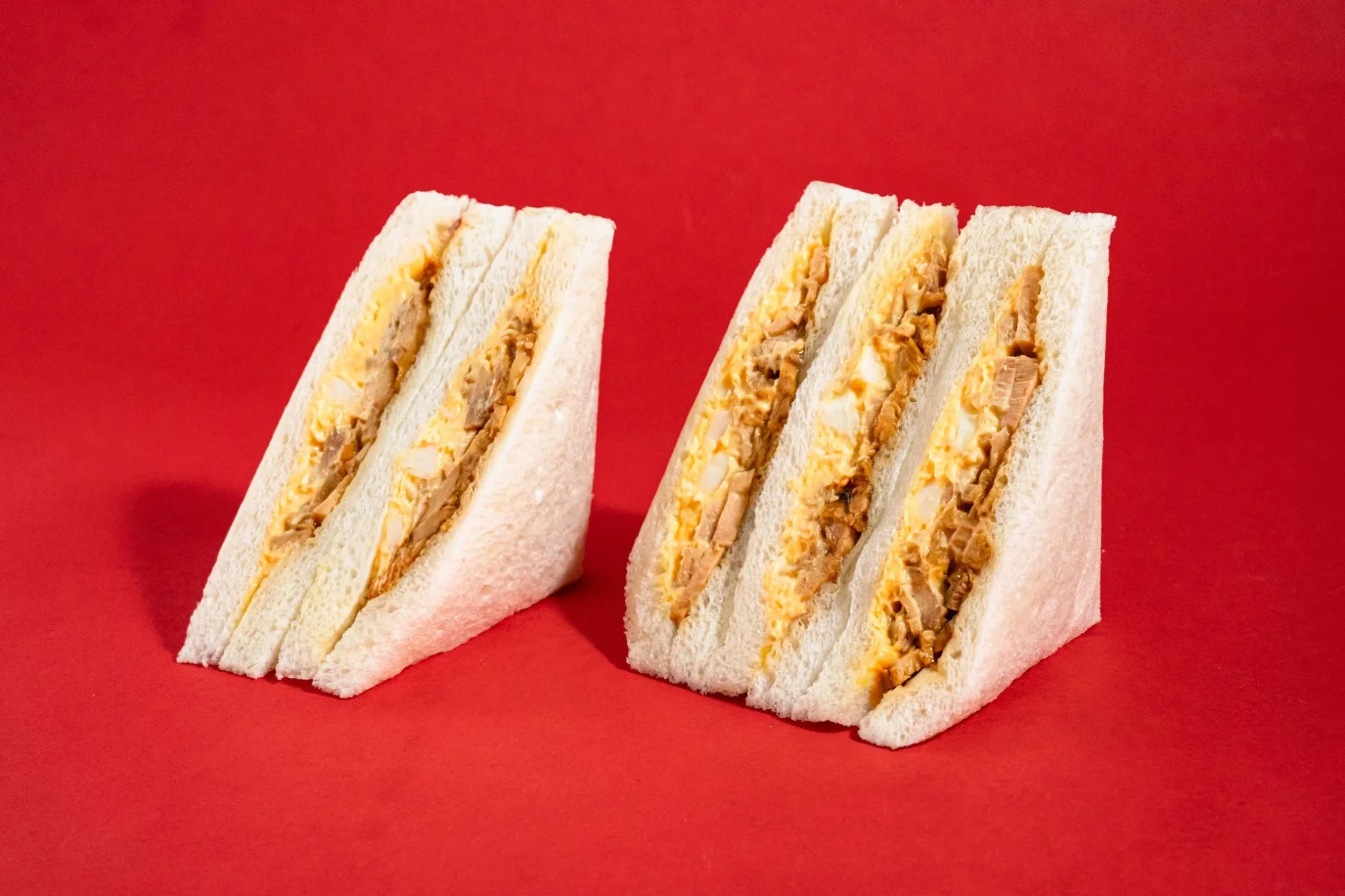 テリヤキチキンとたまごのサンド通常品と増量品の比較