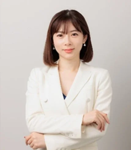 経済アナリストの馬渕磨理子さんプロフィール写真