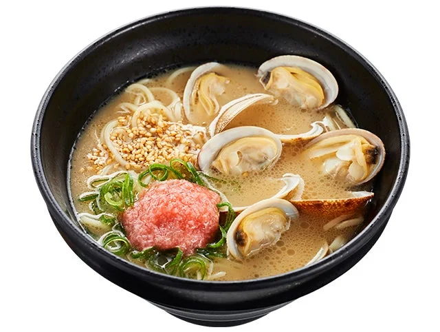 かっぱ寿司『あさりとたらこの豚骨春ラーメン』のクローズアップ写真